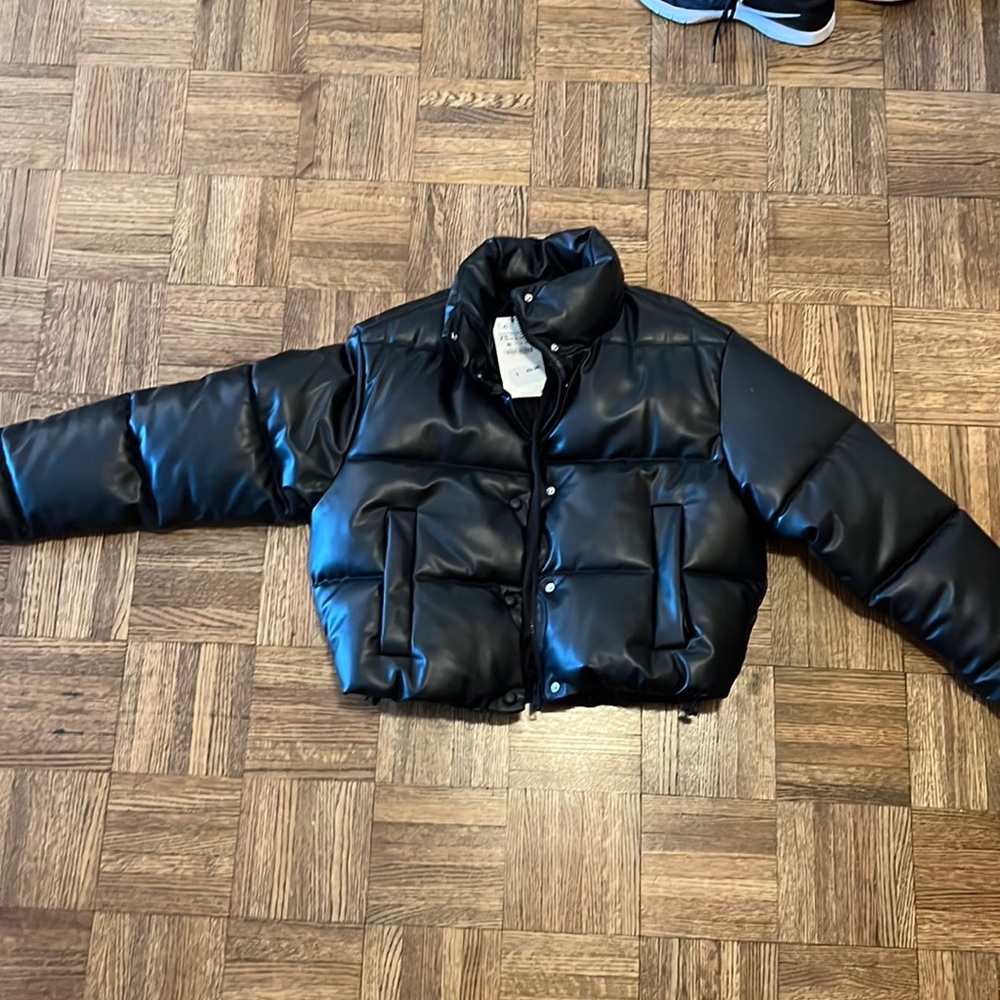 Zara Black Cropped Puffer Jacket